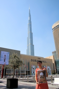 ZJEDNOCZONE EMIRATY ARABSKIE:  Dubaj, przed Burj Khalifa (25°11′49,7″N 55°16′26,8″E)
